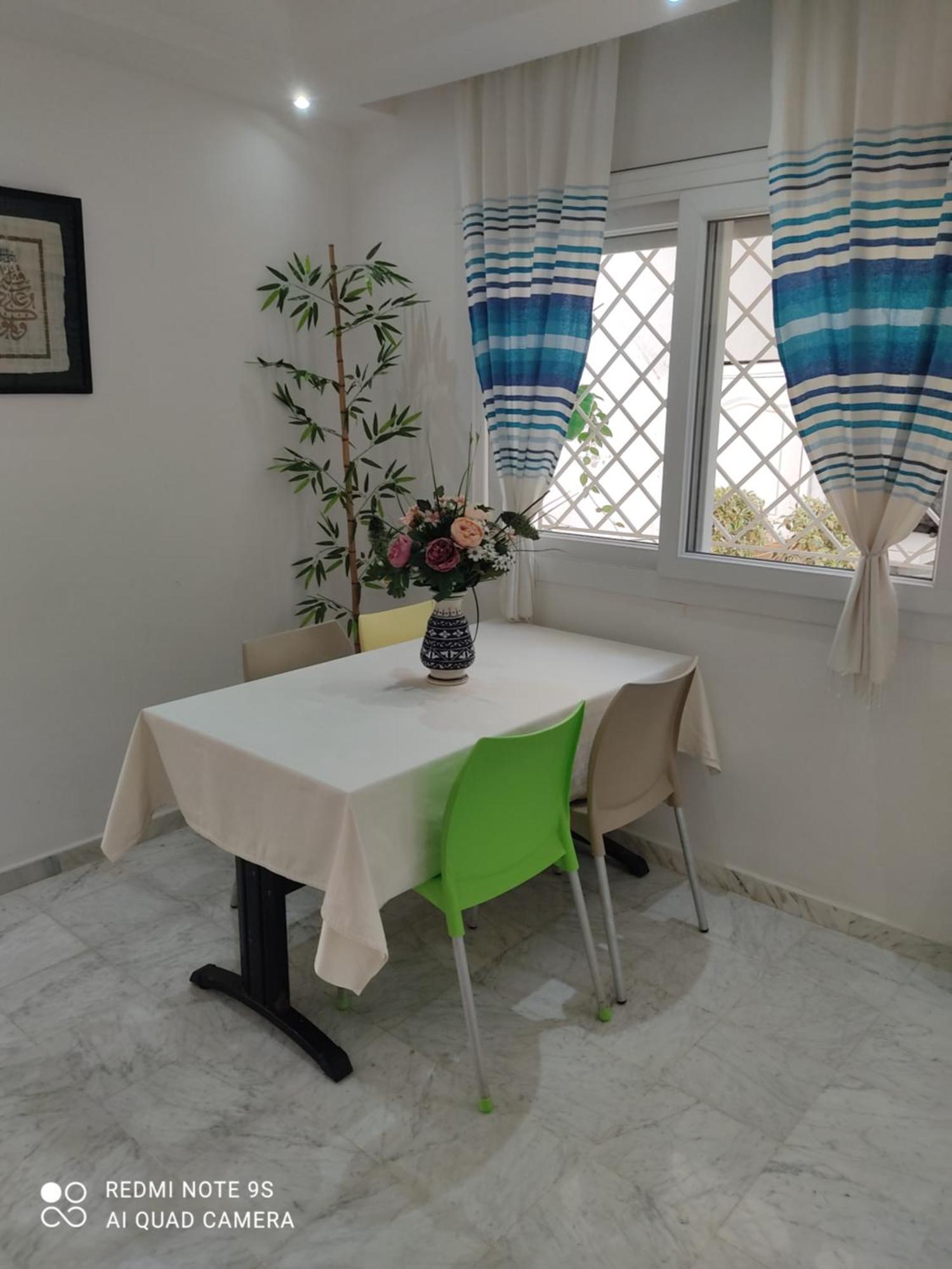 Etage De Villa Avec Jardin, Pres De L'Aireport Et Parking Prive Ariana Exterior foto